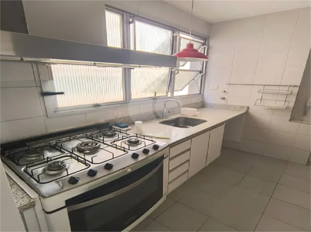 APARTAMENTO em JARDIM PAULISTA