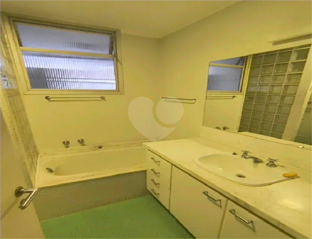 APARTAMENTO em JARDIM PAULISTA