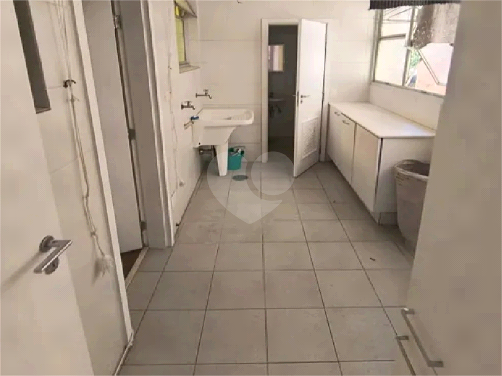 APARTAMENTO em JARDIM PAULISTA