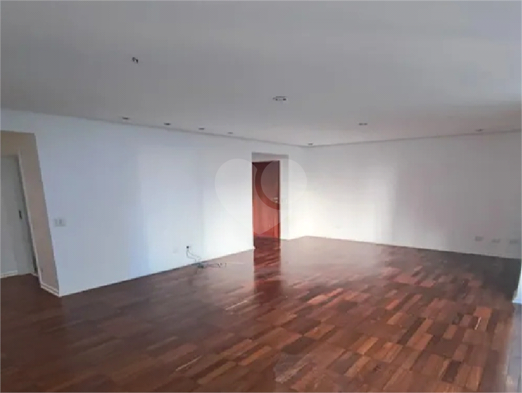 APARTAMENTO em JARDIM PAULISTA