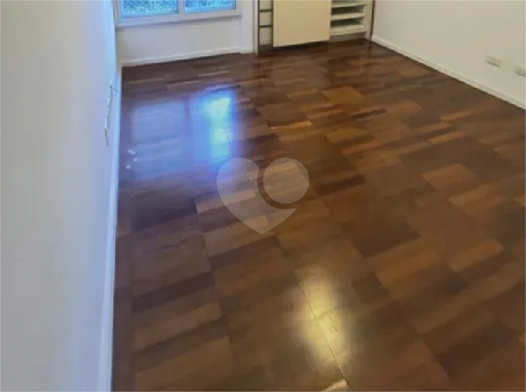 APARTAMENTO em JARDIM PAULISTA