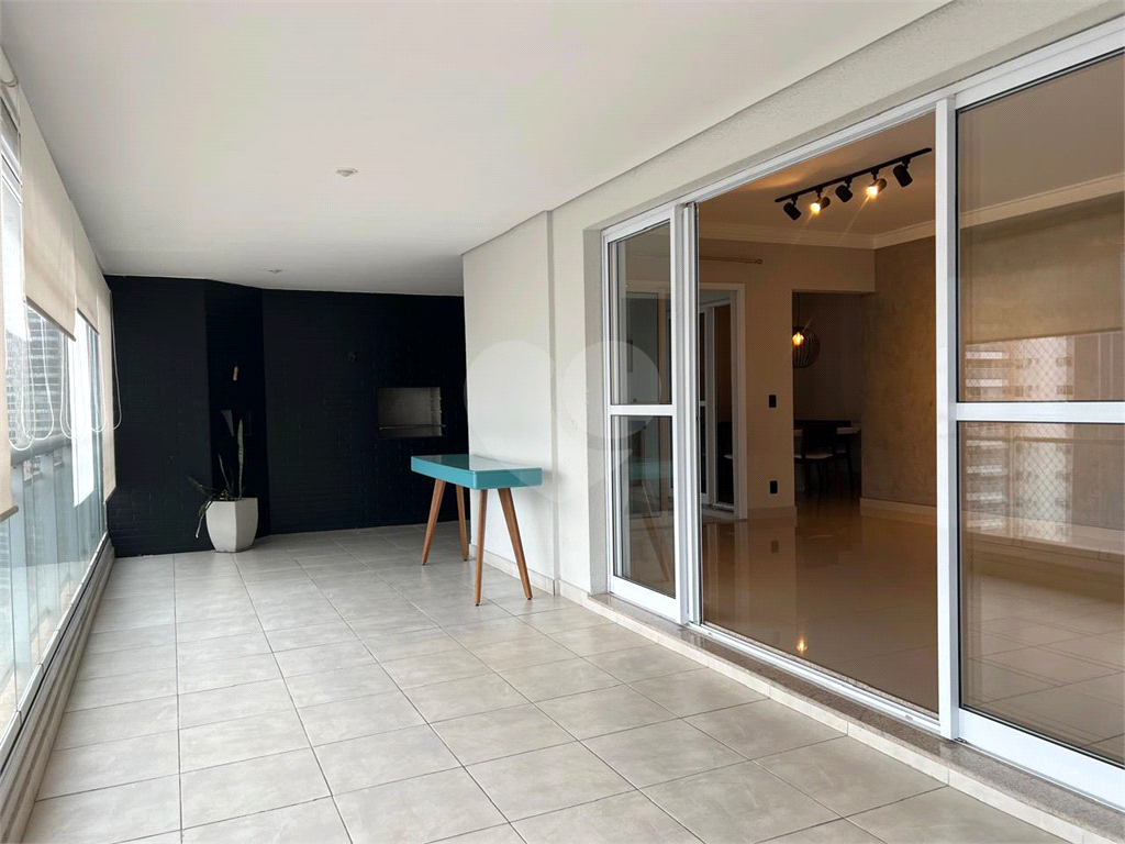 Apartamento 4 suítes, 3 vagas, ótima localização ,Linda vista para o Campo de Marte -Alto Padrão