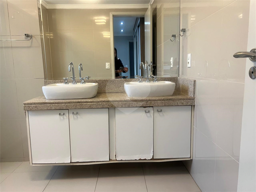 Apartamento 4 suítes, 3 vagas, ótima localização ,Linda vista para o Campo de Marte -Alto Padrão