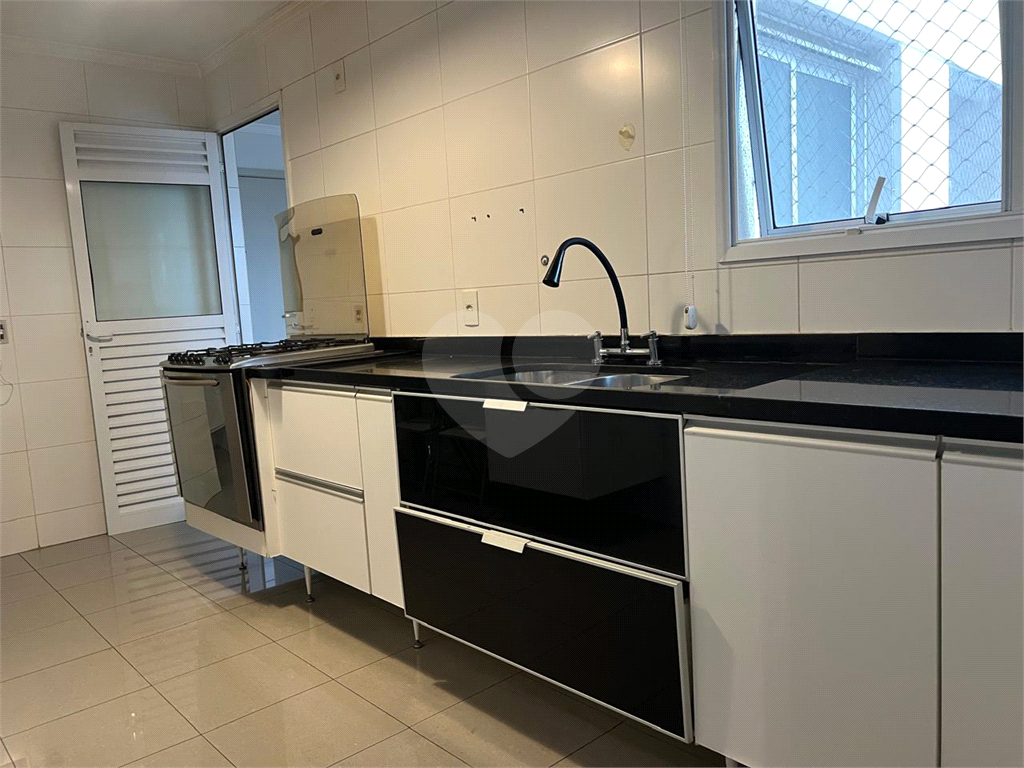 Apartamento 4 suítes, 3 vagas, ótima localização ,Linda vista para o Campo de Marte -Alto Padrão