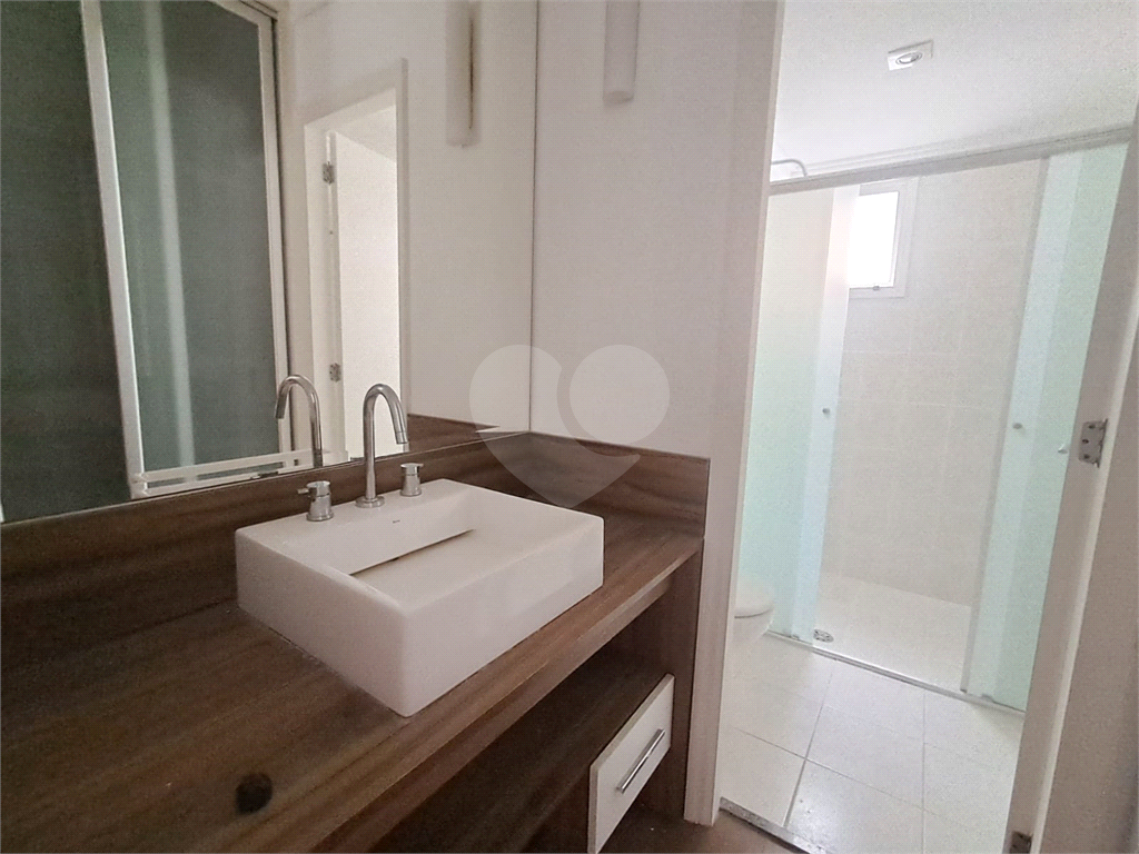 Duplex de 54m² reformado sala de estar com varanda 1 quarto com arcondicionado e 1 vaga de garagem Perdizes