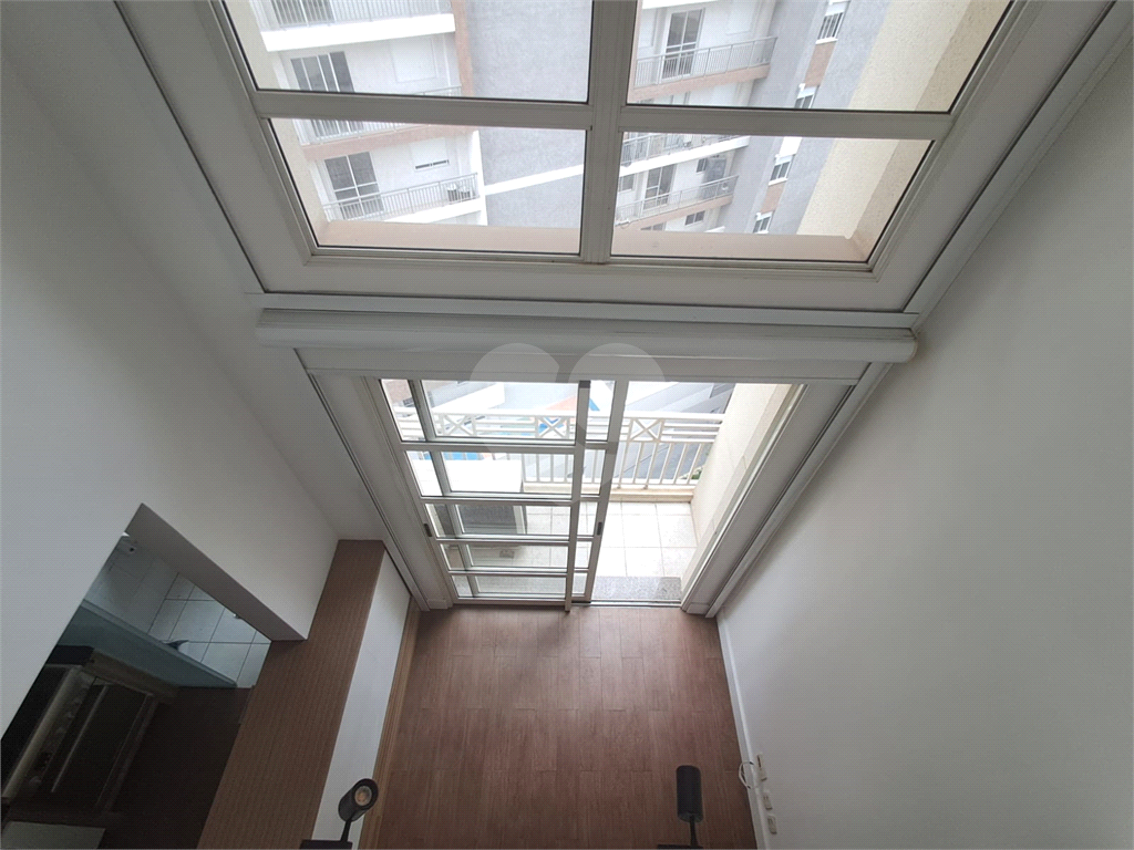 Duplex de 54m² reformado sala de estar com varanda 1 quarto com arcondicionado e 1 vaga de garagem Perdizes