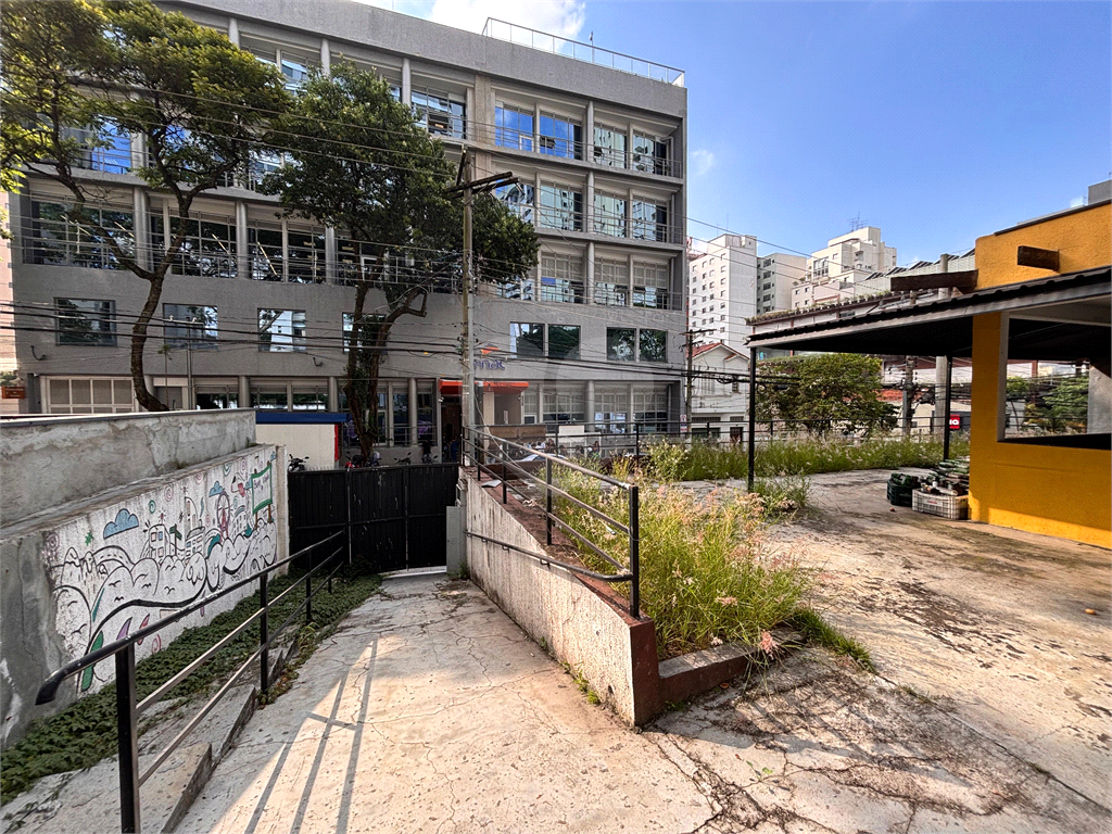 TERRENO NA ACLIMAÇÃO