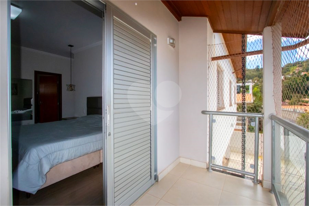 Casa de Condomínio à venda | 1.000 m² | 4 dormitórios (3 suítes) | 3 vagas em Monte Alegre do Sul!   