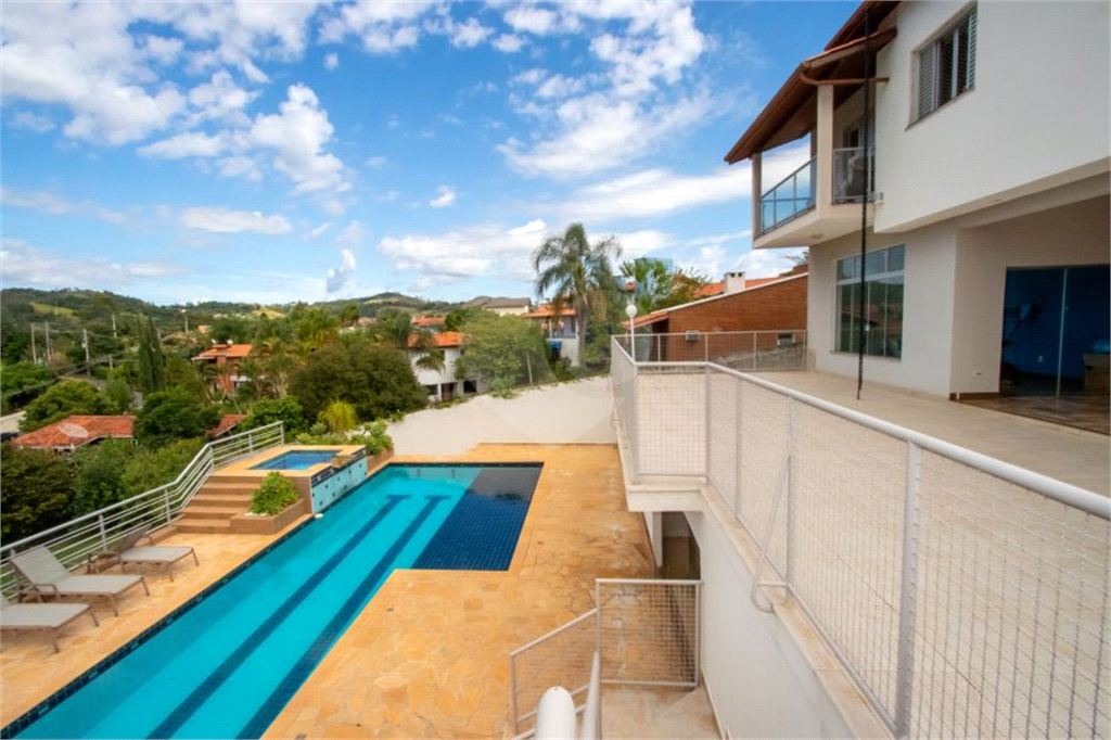 Casa de Condomínio à venda | 1.000 m² | 4 dormitórios (3 suítes) | 3 vagas em Monte Alegre do Sul!   