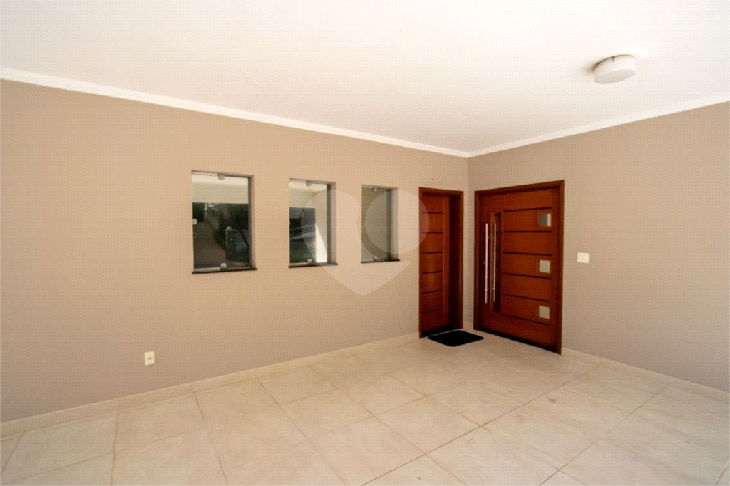 Casa de Condomínio à venda | 1.000 m² | 4 dormitórios (3 suítes) | 3 vagas em Monte Alegre do Sul!   