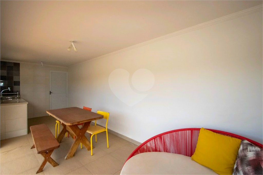 Casa de Condomínio à venda | 1.000 m² | 4 dormitórios (3 suítes) | 3 vagas em Monte Alegre do Sul!   