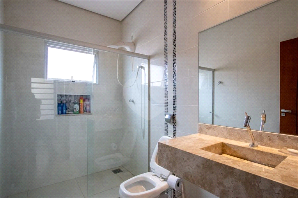 Casa de Condomínio à venda | 1.000 m² | 4 dormitórios (3 suítes) | 3 vagas em Monte Alegre do Sul!   