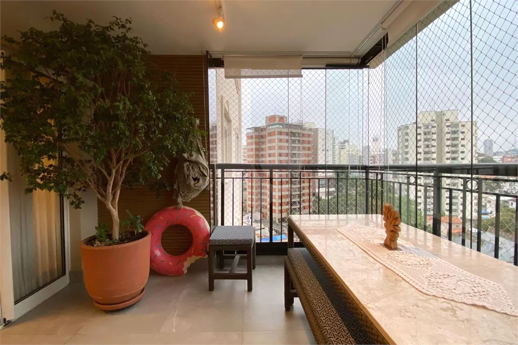 Apartamento 3 dormitórios,  sendo 1 suíte e 2 vagas de garagem Pompeia 