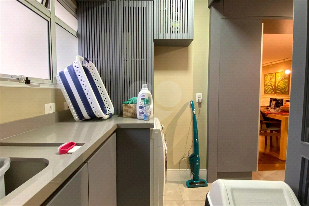 Apartamento 3 dormitórios,  sendo 1 suíte e 2 vagas de garagem Pompeia 