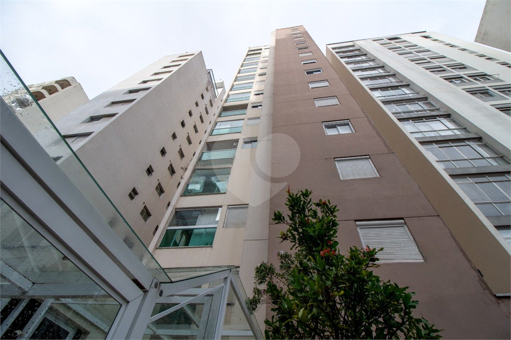 Apartamento em Santa Cecilia 2 dormitórios, sendo 1 suíte e 2 vagas de garagem  