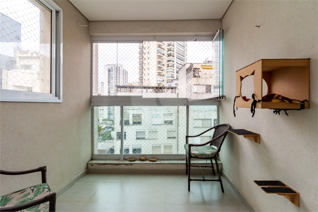 Apartamento em Santa Cecilia 2 dormitórios, sendo 1 suíte e 2 vagas de garagem  