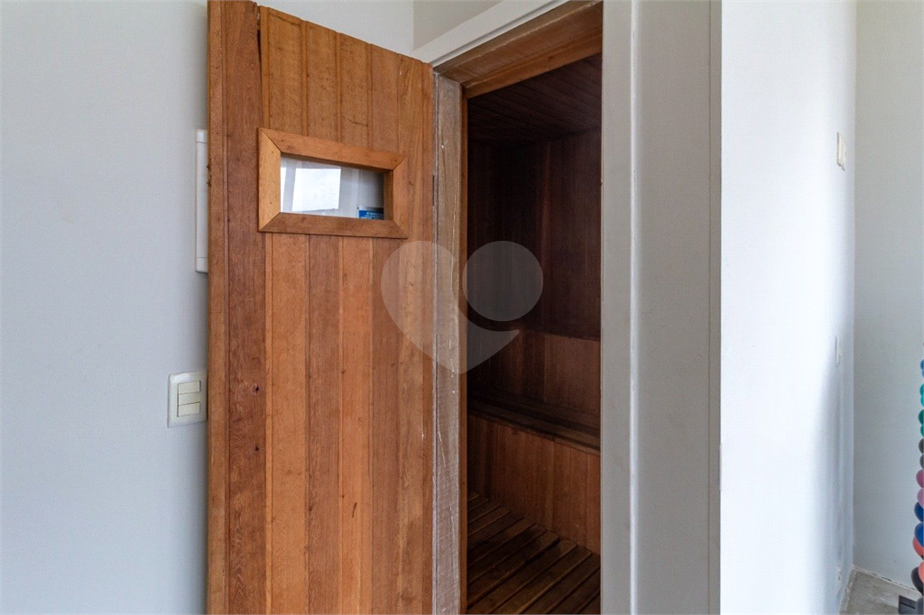 Apartamento em Santa Cecilia 2 dormitórios, sendo 1 suíte e 2 vagas de garagem  