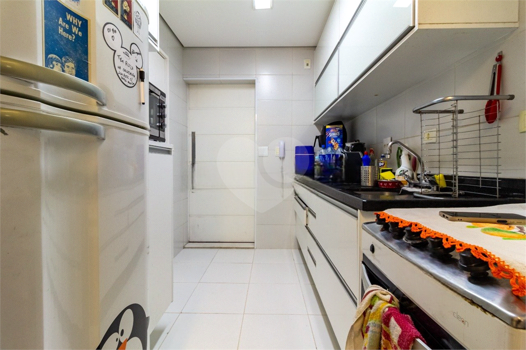 Apartamento em Santa Cecilia 2 dormitórios, sendo 1 suíte e 2 vagas de garagem  