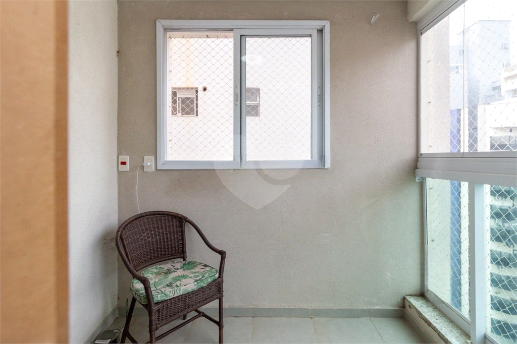 Apartamento em Santa Cecilia 2 dormitórios, sendo 1 suíte e 2 vagas de garagem  