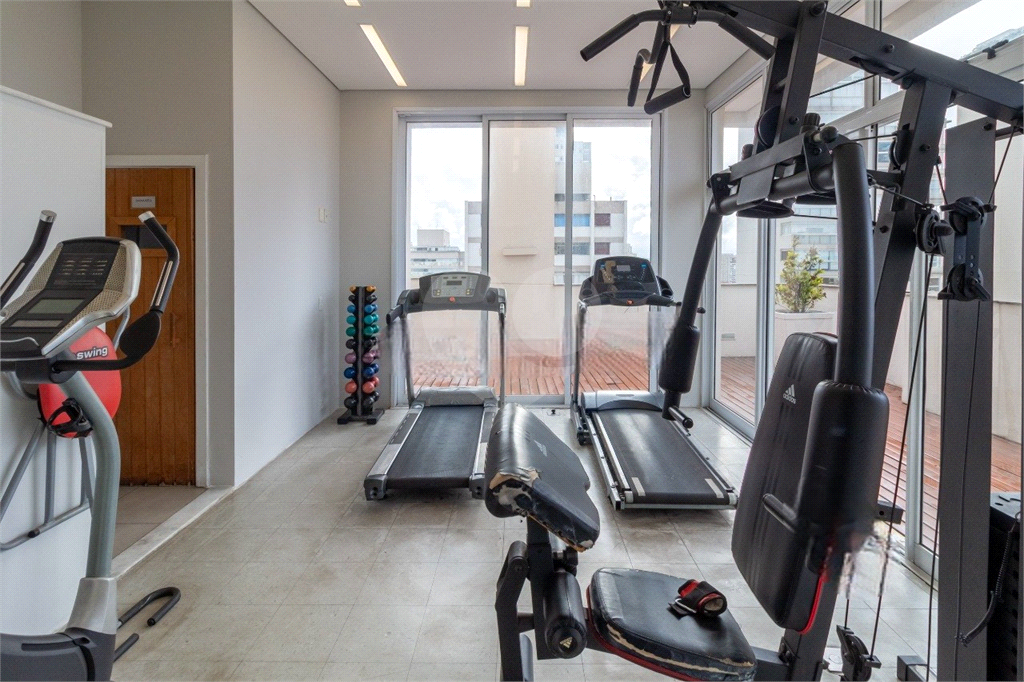 Apartamento em Santa Cecilia 2 dormitórios, sendo 1 suíte e 2 vagas de garagem  