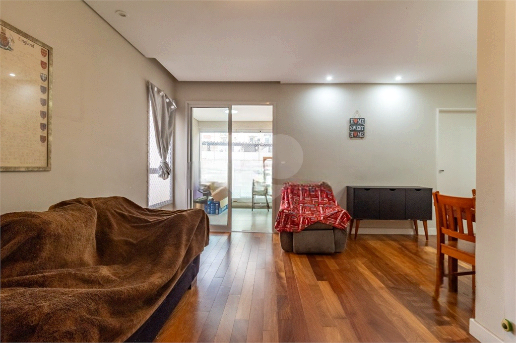 Apartamento em Santa Cecilia 2 dormitórios, sendo 1 suíte e 2 vagas de garagem  