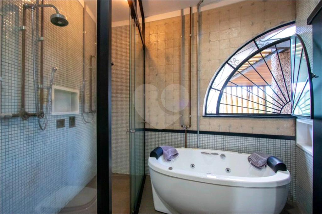 Casa alto padrão à venda | 1.490 m² | 4 suítes | 20 vagas em Serra Negra/SP!