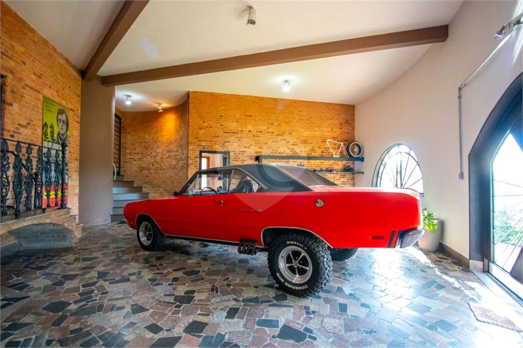 Casa alto padrão à venda | 1.490 m² | 4 suítes | 20 vagas em Serra Negra/SP!