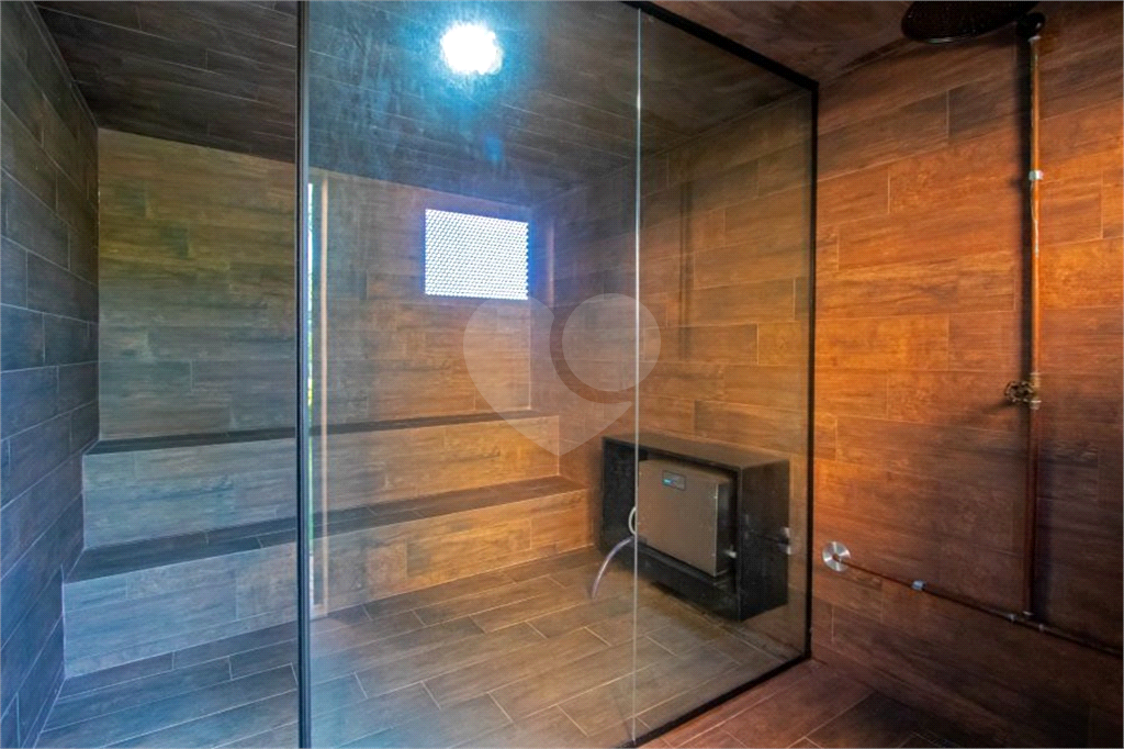 Casa alto padrão à venda | 1.490 m² | 4 suítes | 20 vagas em Serra Negra/SP!