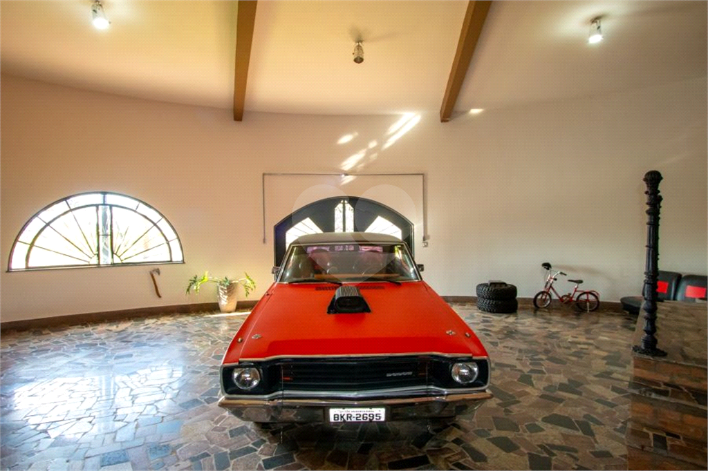 Casa alto padrão à venda | 1.490 m² | 4 suítes | 20 vagas em Serra Negra/SP!