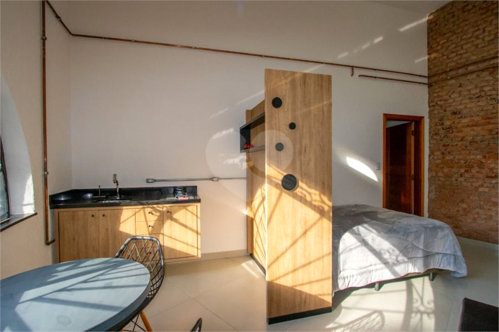 Casa alto padrão à venda | 1.490 m² | 4 suítes | 20 vagas em Serra Negra/SP!