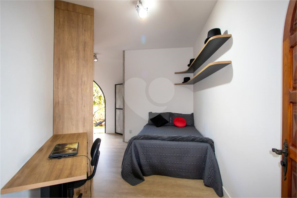 Casa alto padrão à venda | 1.490 m² | 4 suítes | 20 vagas em Serra Negra/SP!