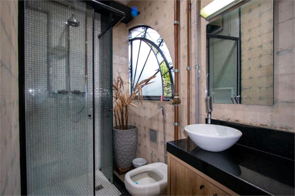 Casa alto padrão à venda | 1.490 m² | 4 suítes | 20 vagas em Serra Negra/SP!