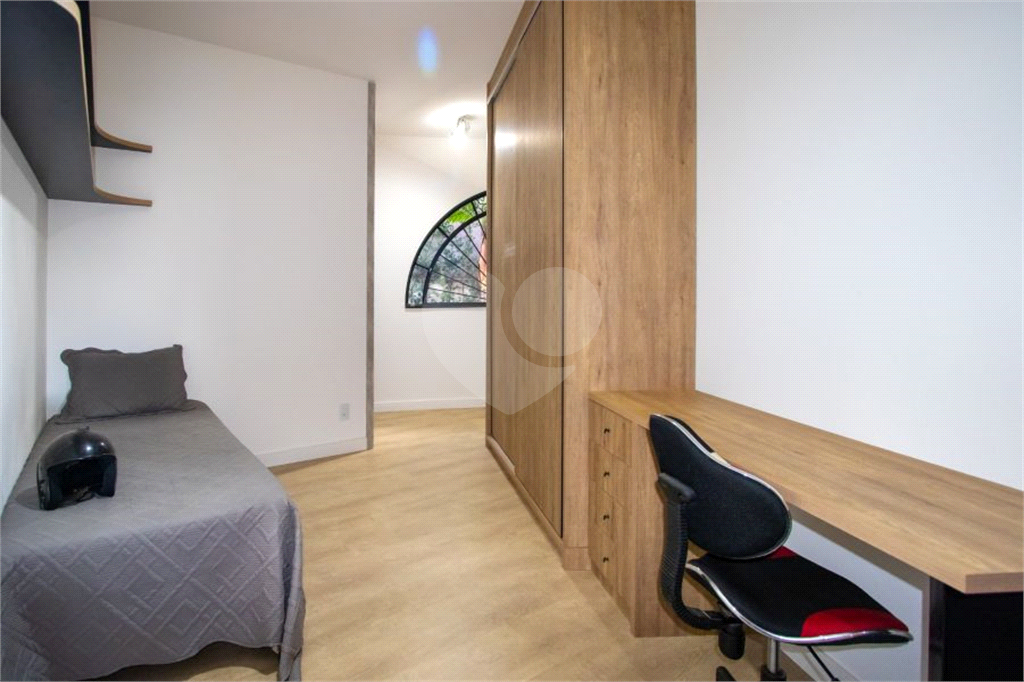 Casa alto padrão à venda | 1.490 m² | 4 suítes | 20 vagas em Serra Negra/SP!