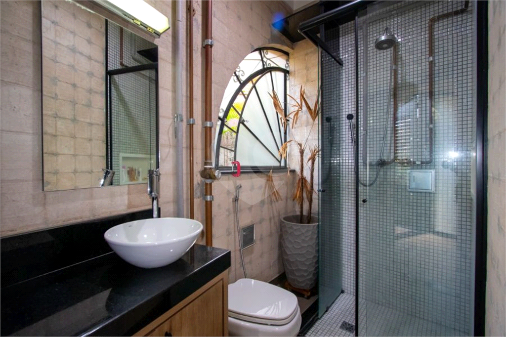 Casa alto padrão à venda | 1.490 m² | 4 suítes | 20 vagas em Serra Negra/SP!