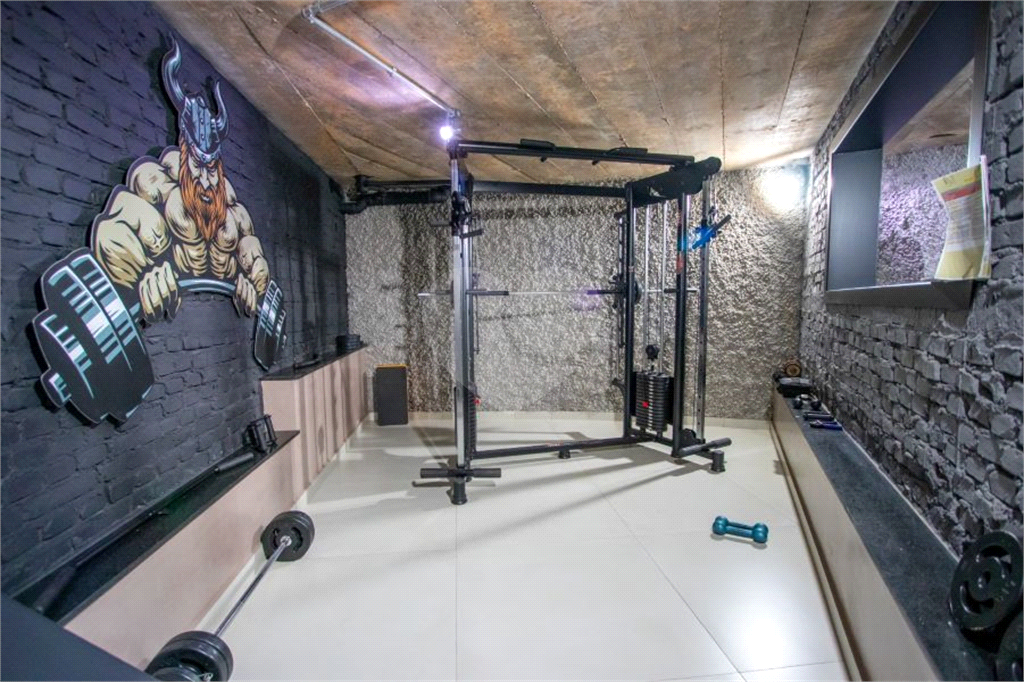 Casa alto padrão à venda | 1.490 m² | 4 suítes | 20 vagas em Serra Negra/SP!