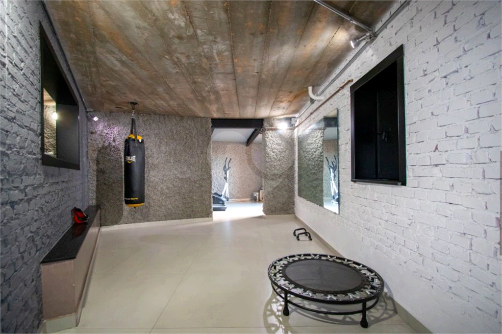 Casa alto padrão à venda | 1.490 m² | 4 suítes | 20 vagas em Serra Negra/SP!