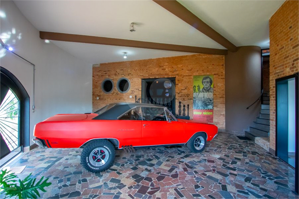 Casa alto padrão à venda | 1.490 m² | 4 suítes | 20 vagas em Serra Negra/SP!