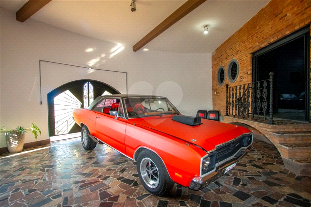 Casa alto padrão à venda | 1.490 m² | 4 suítes | 20 vagas em Serra Negra/SP!