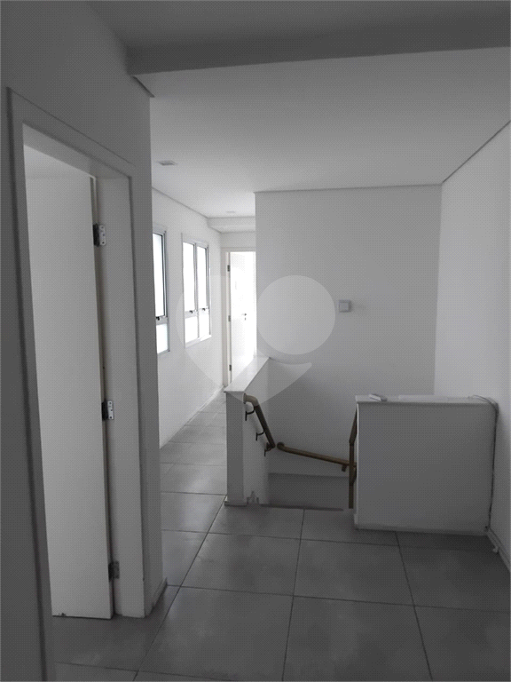 Sobrado Comercial com 2 vagas