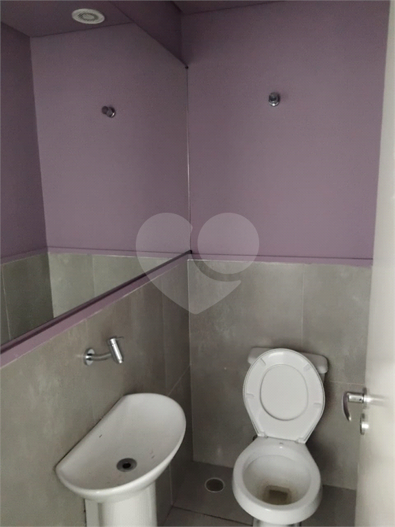 Sobrado Comercial com 2 vagas