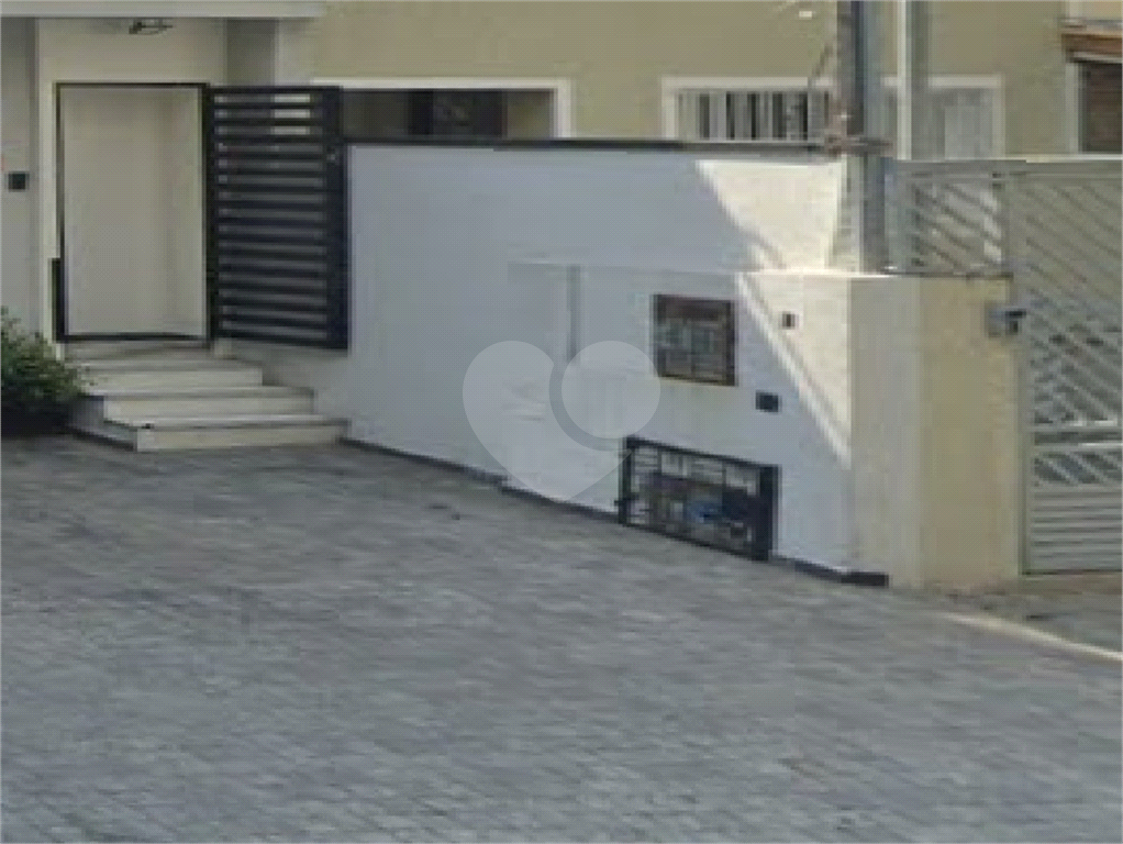 Sobrado Comercial com 2 vagas