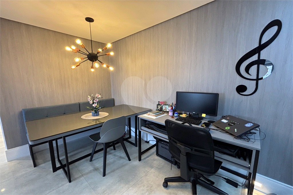 Apartamento em Santana, 2 dormitórios e 2 vagas com deposito