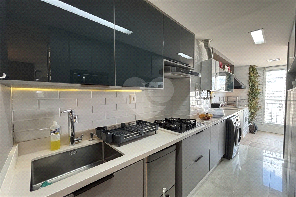 Apartamento em Santana, 2 dormitórios e 2 vagas com deposito