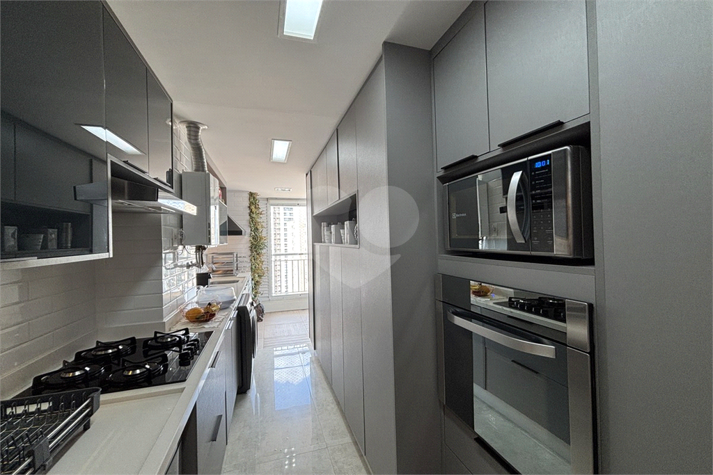 Apartamento em Santana, 2 dormitórios e 2 vagas com deposito