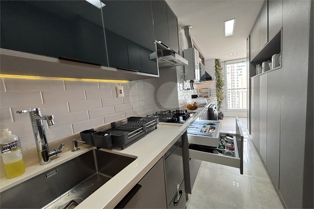 Apartamento em Santana, 2 dormitórios e 2 vagas com deposito