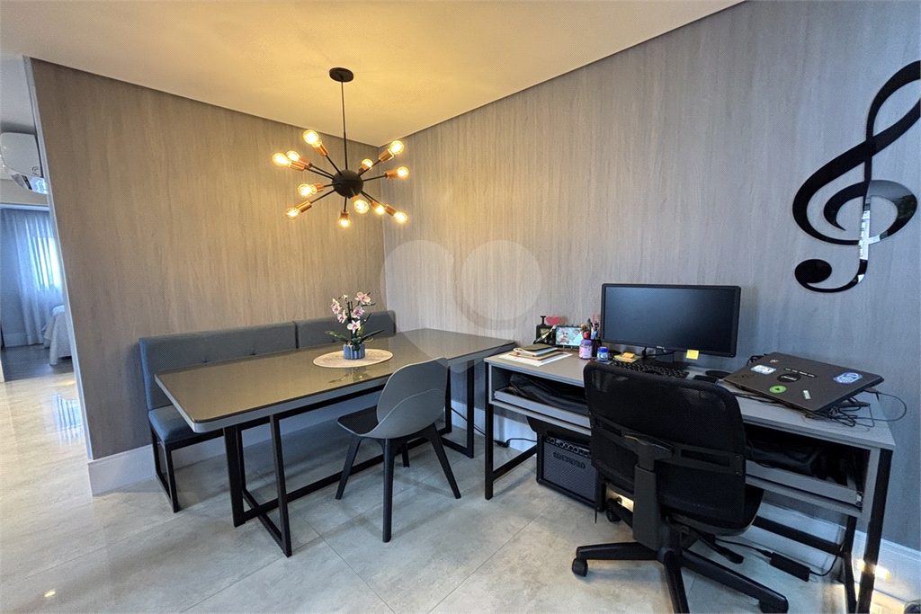 Apartamento em Santana, 2 dormitórios e 2 vagas com deposito