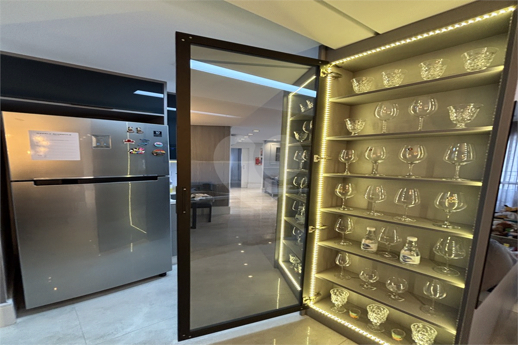 Apartamento em Santana, 2 dormitórios e 2 vagas com deposito