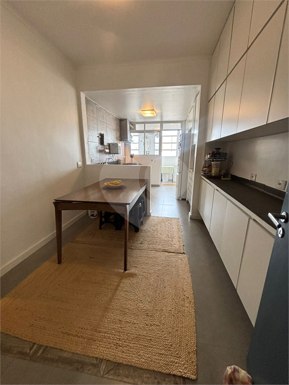 Apartamento reformado na Haddock Lobo, Jardins