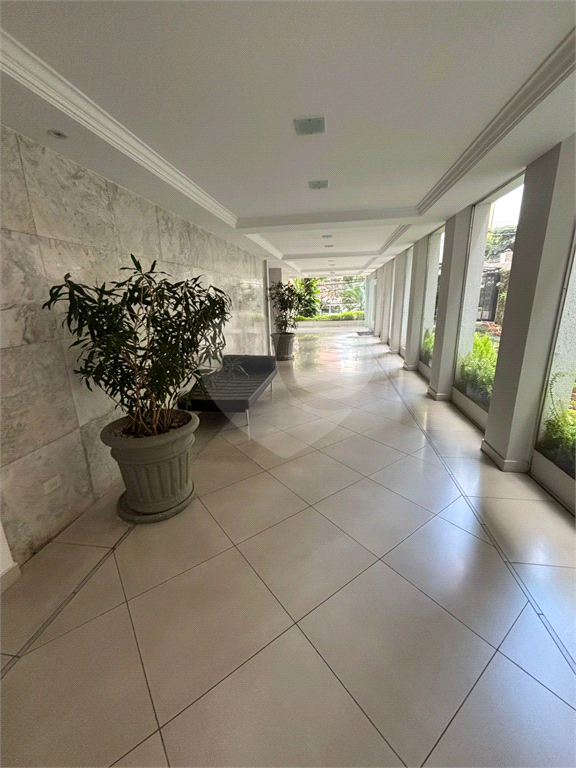 Apartamento reformado na Haddock Lobo, Jardins