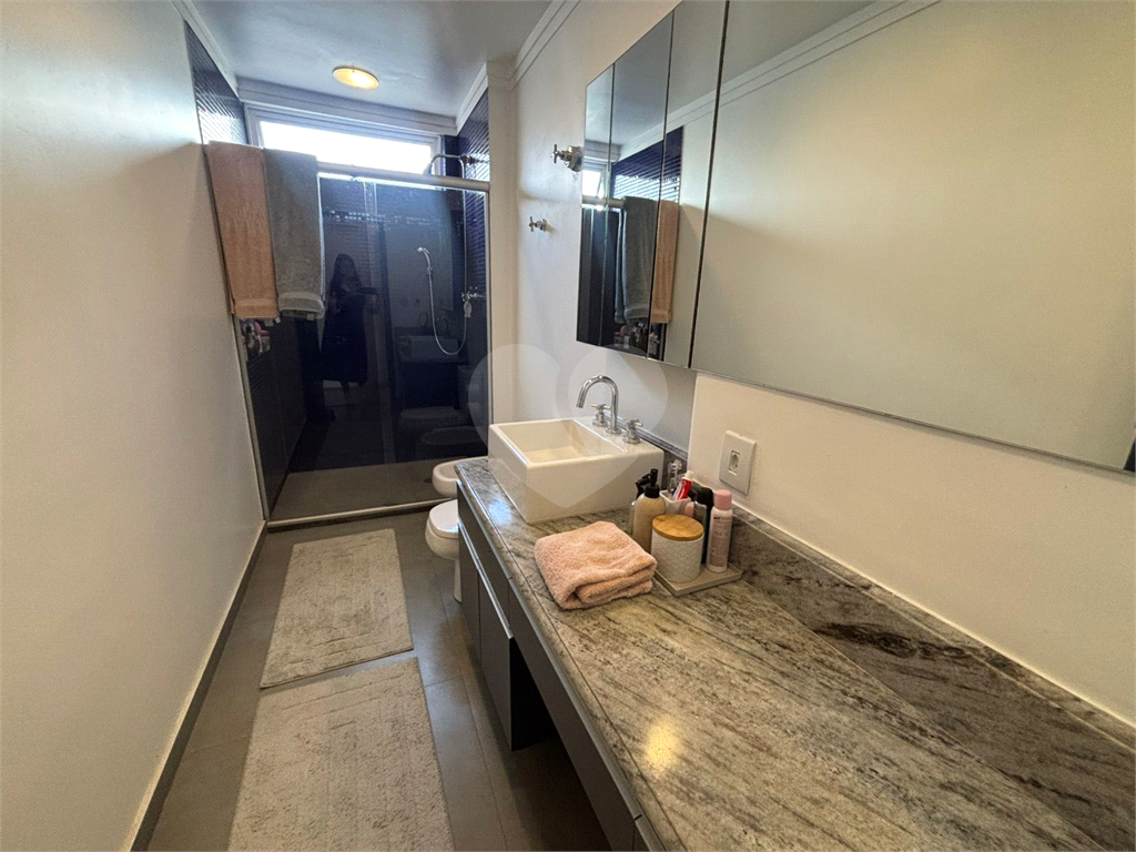 Apartamento reformado na Haddock Lobo, Jardins